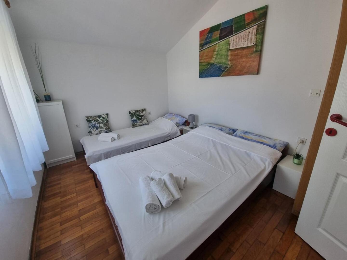 ויר Apartments Rising Sun מראה חיצוני תמונה