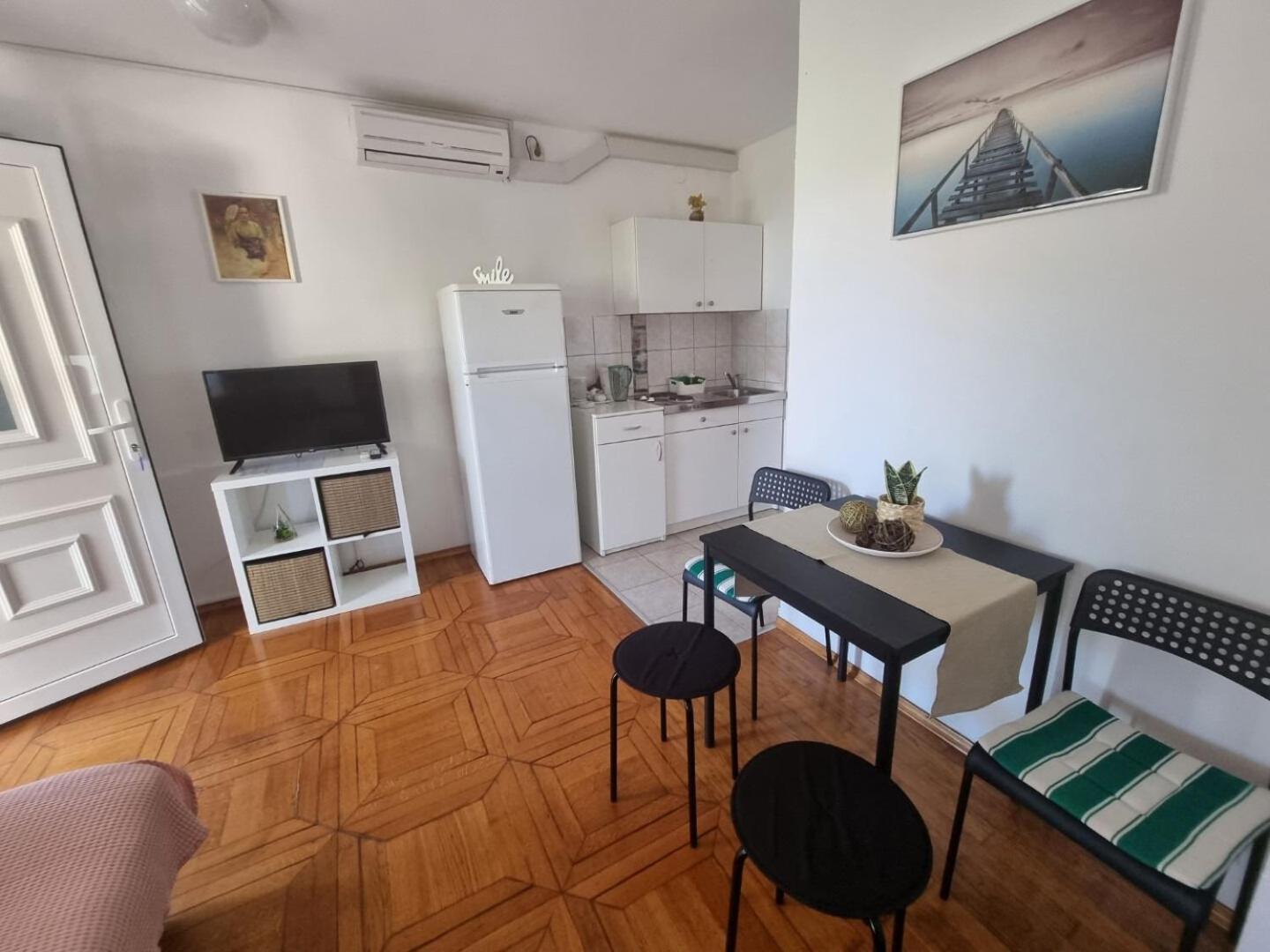 ויר Apartments Rising Sun מראה חיצוני תמונה