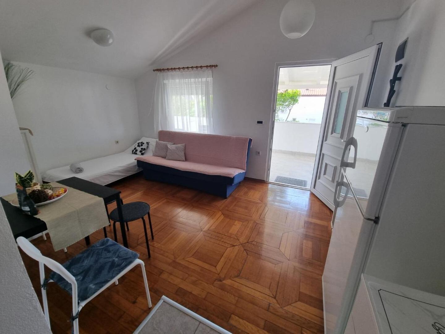 ויר Apartments Rising Sun מראה חיצוני תמונה