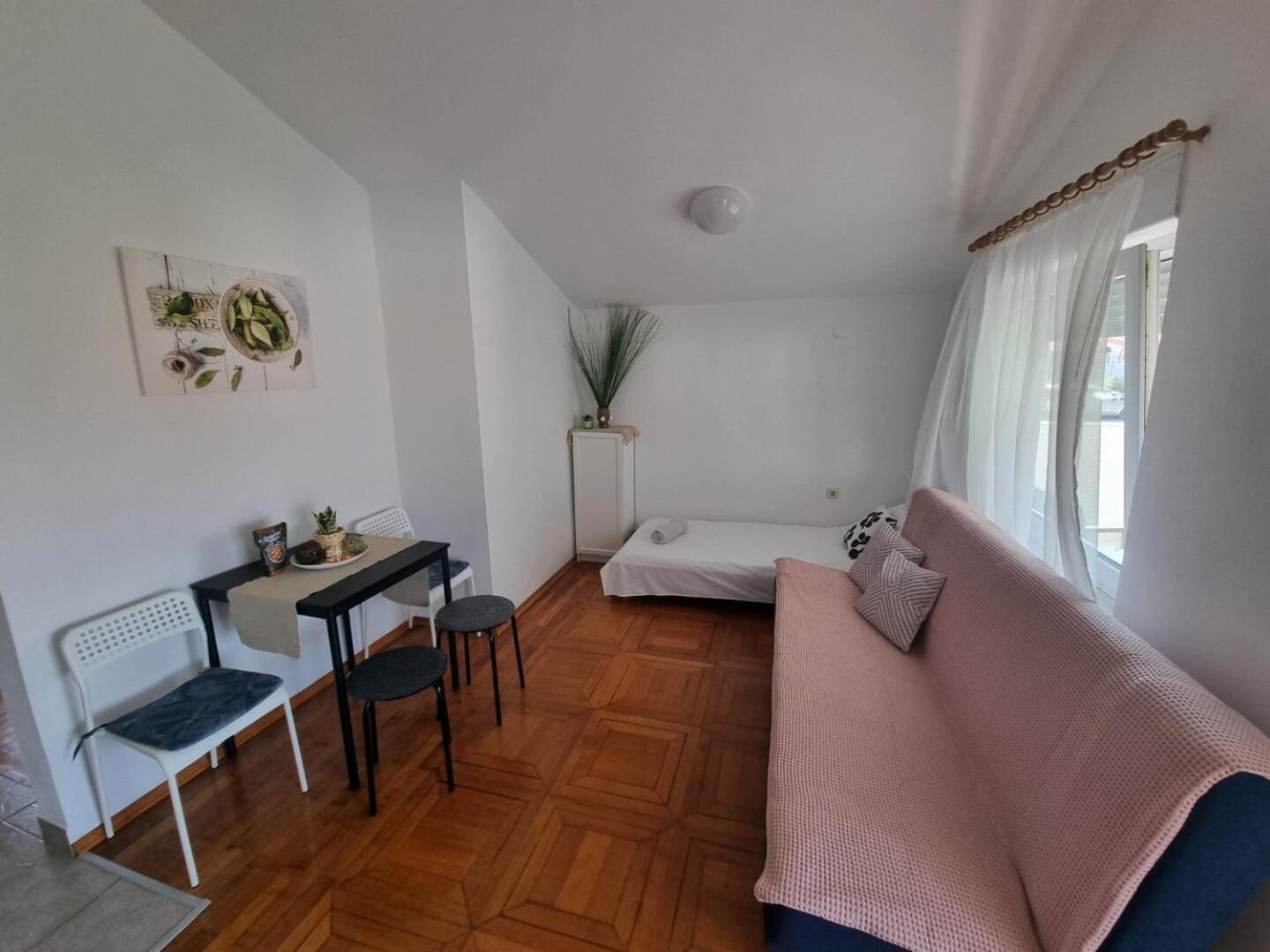 ויר Apartments Rising Sun מראה חיצוני תמונה